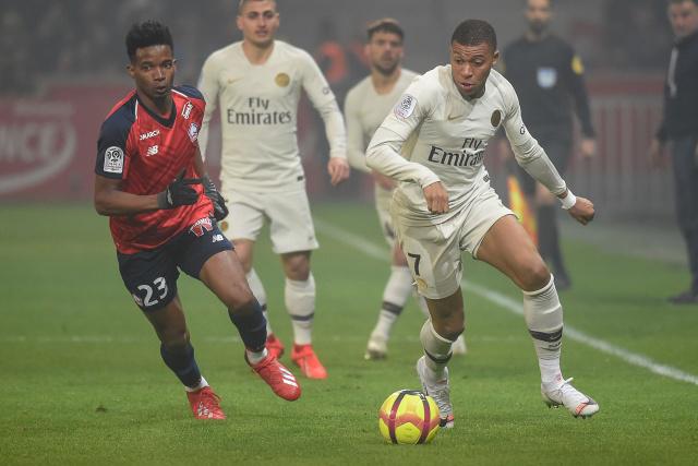 太拼!赵睿赛后出现抽筋 被张镇麟背着离开赛场